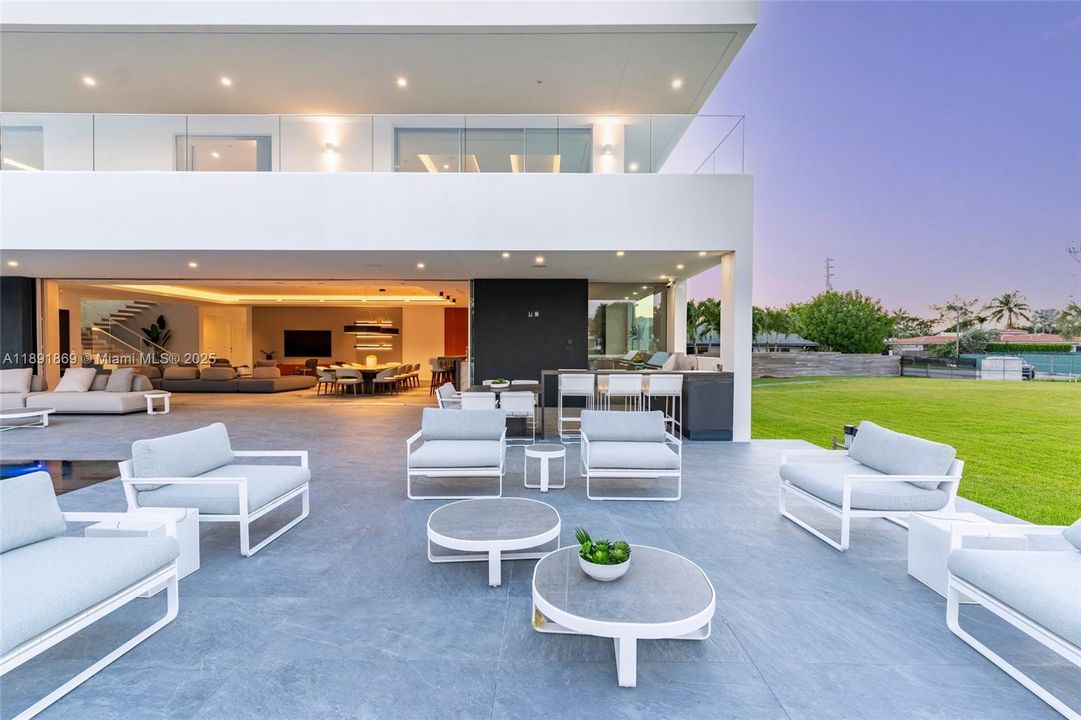 For Sale: $14,995,000 (5 beds, 4 baths, 8315 Square Feet)