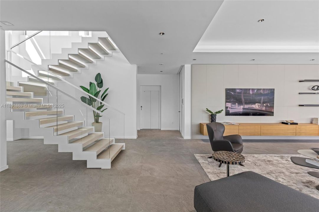 For Sale: $14,995,000 (5 beds, 4 baths, 8315 Square Feet)