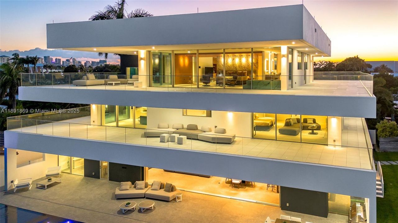 For Sale: $14,995,000 (5 beds, 4 baths, 8315 Square Feet)