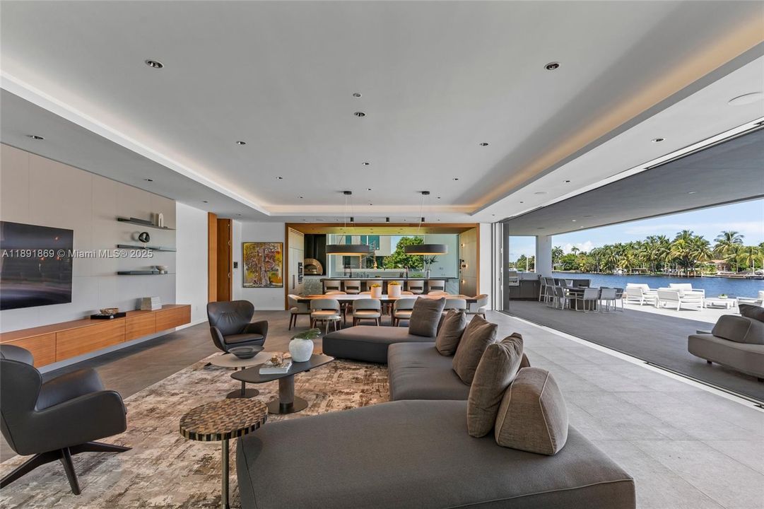 For Sale: $14,995,000 (5 beds, 4 baths, 8315 Square Feet)