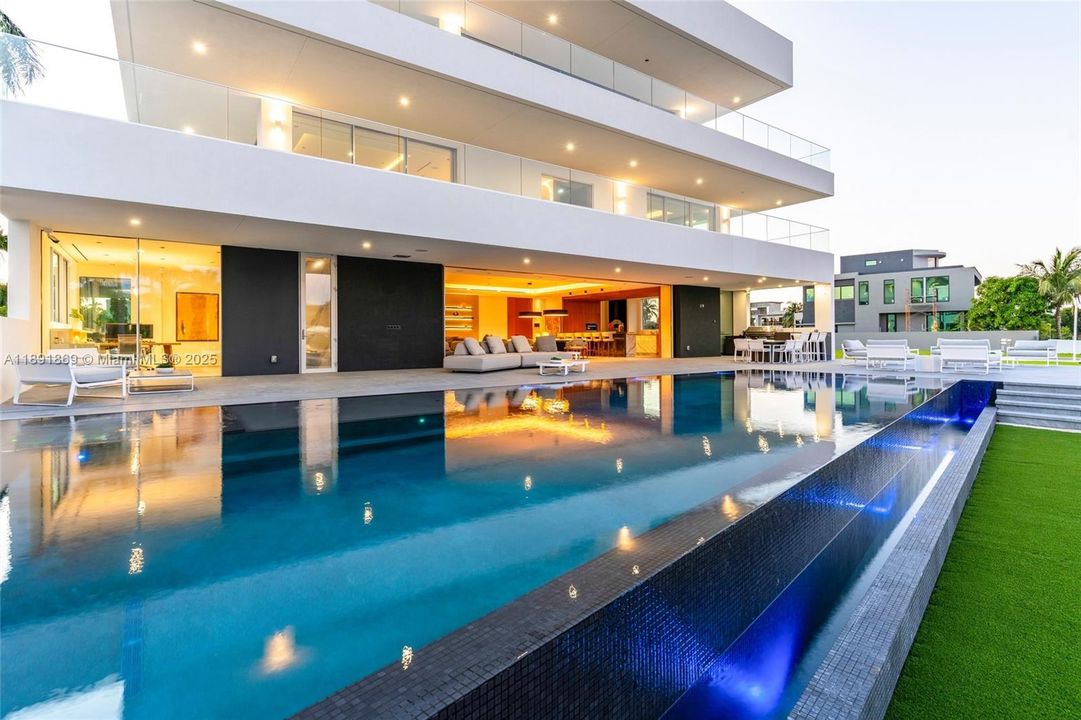 For Sale: $14,995,000 (5 beds, 4 baths, 8315 Square Feet)