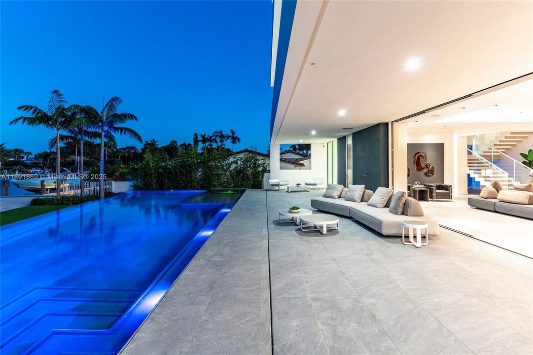 For Sale: $14,995,000 (5 beds, 4 baths, 8315 Square Feet)