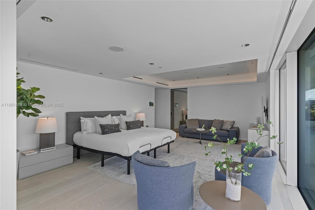 For Sale: $14,995,000 (5 beds, 4 baths, 8315 Square Feet)