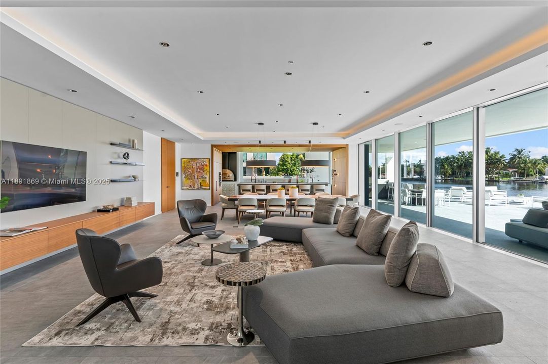 For Sale: $14,995,000 (5 beds, 4 baths, 8315 Square Feet)