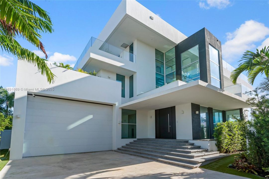 For Sale: $14,995,000 (5 beds, 4 baths, 8315 Square Feet)