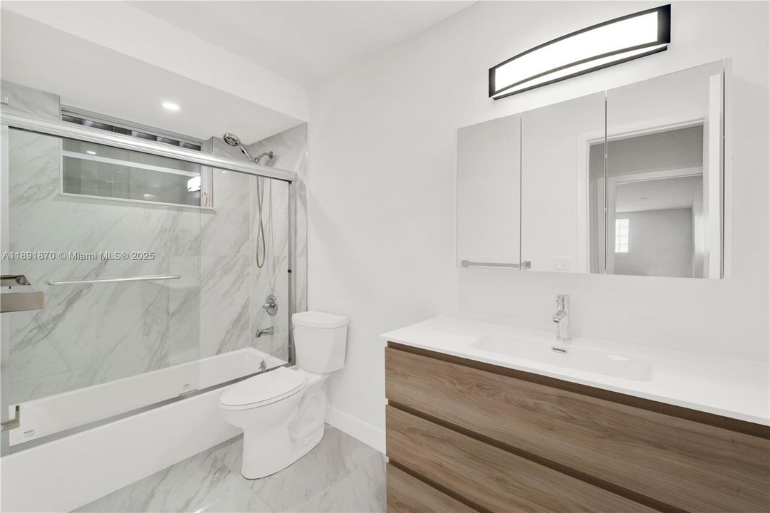 待售: $2,500,000 (4 贝兹, 4 浴室, 2945 平方英尺)