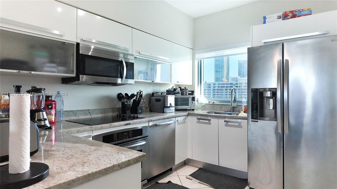 For Sale: $495,000 (2 beds, 2 baths, 1158 Square Feet)