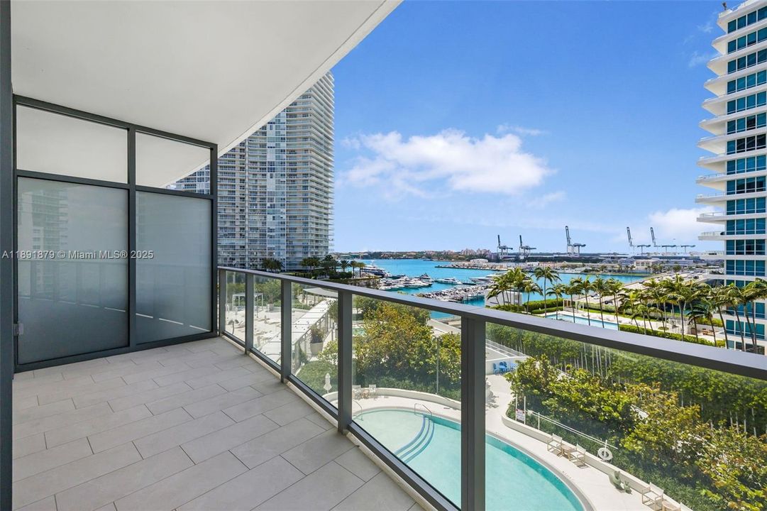 Activo con contrato: $8,000 (1 camas, 1 baños, 875 Pies cuadrados)