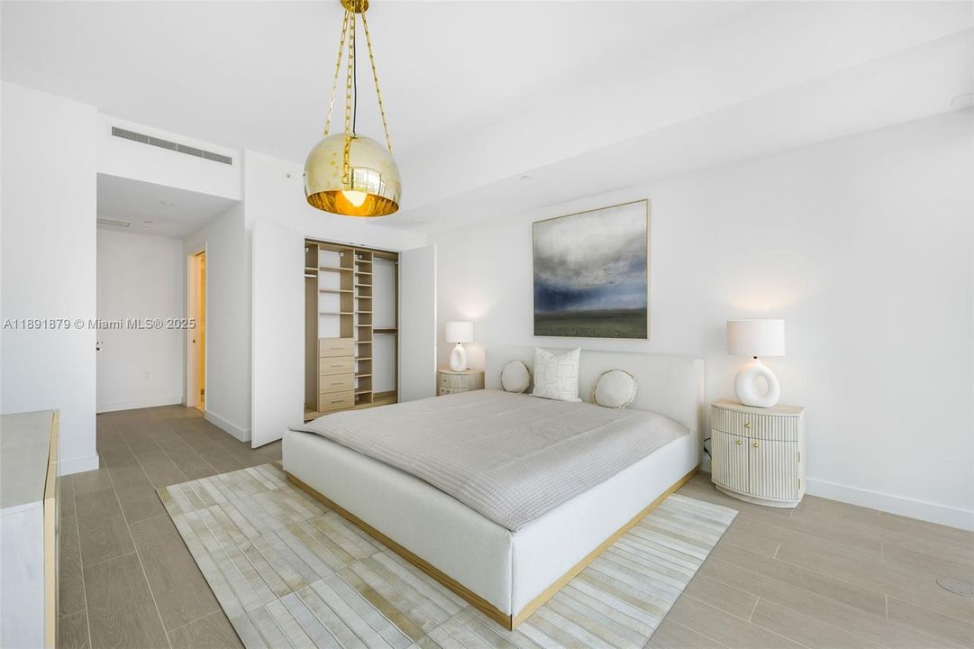 Activo con contrato: $8,000 (1 camas, 1 baños, 875 Pies cuadrados)