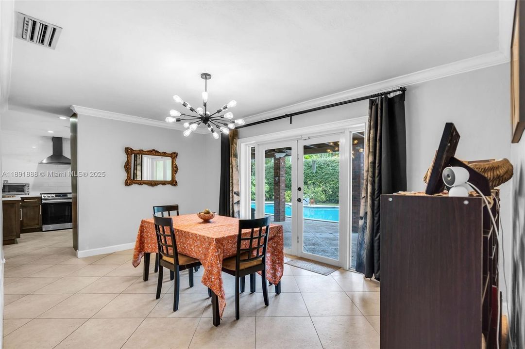 Недавно продано: $829,999 (4 спален, 2 ванн, 1809 Квадратных фут)