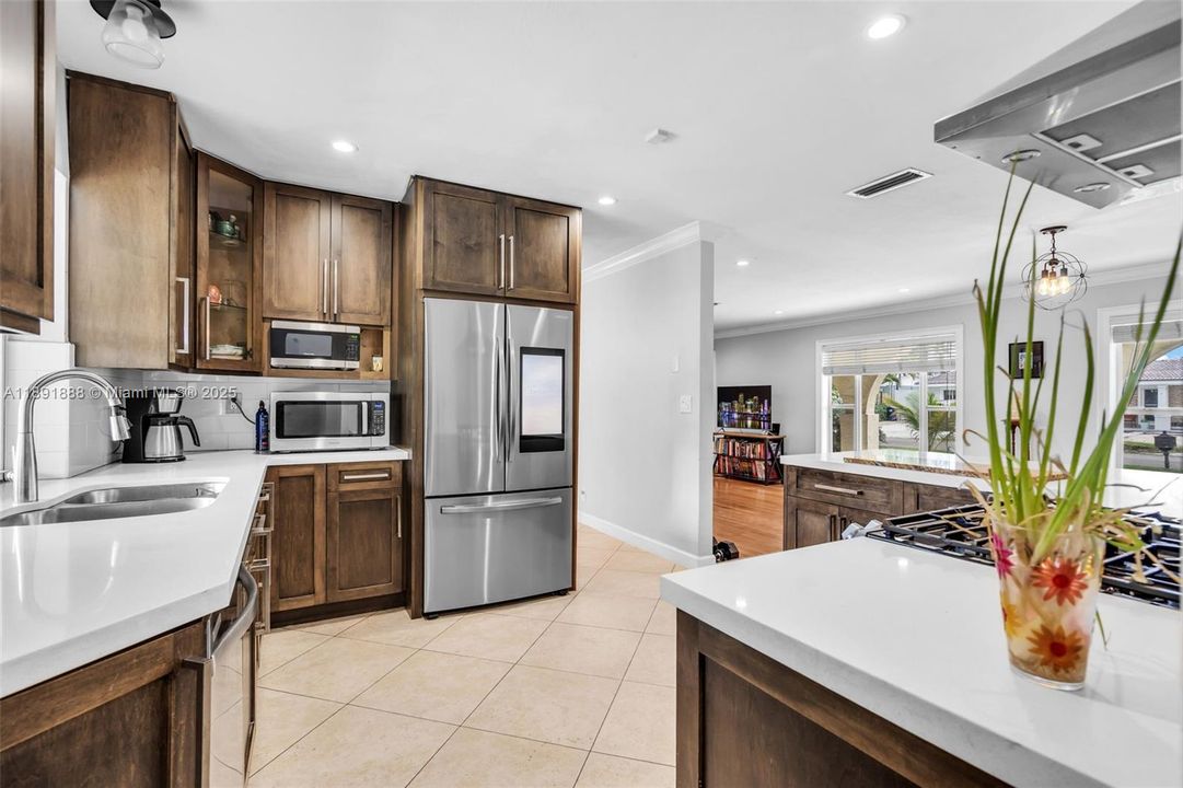 Недавно продано: $829,999 (4 спален, 2 ванн, 1809 Квадратных фут)