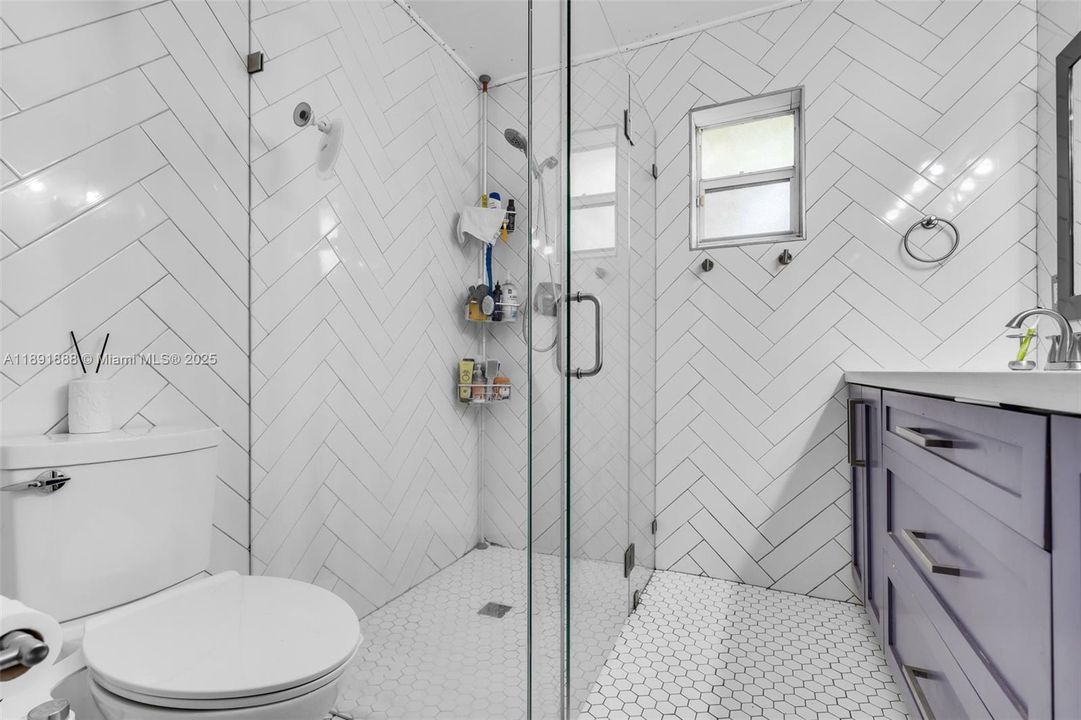 Недавно продано: $829,999 (4 спален, 2 ванн, 1809 Квадратных фут)