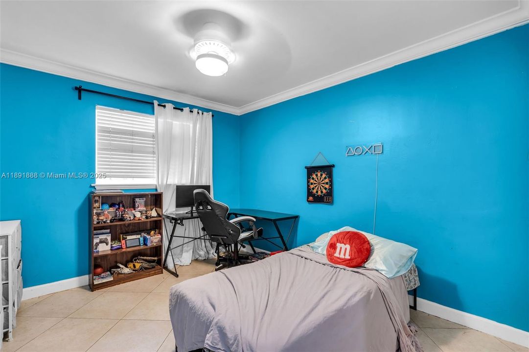 Недавно продано: $829,999 (4 спален, 2 ванн, 1809 Квадратных фут)