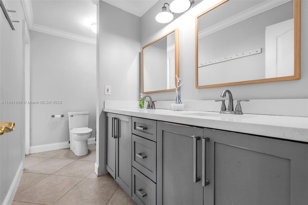 Недавно продано: $829,999 (4 спален, 2 ванн, 1809 Квадратных фут)