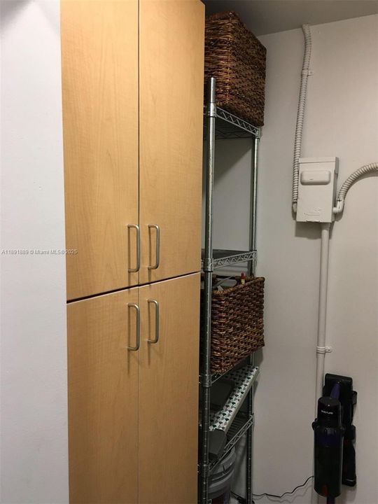 合同活跃: $1,750 (1 贝兹, 1 浴室, 587 平方英尺)