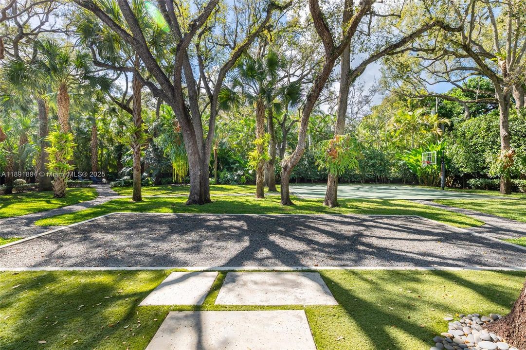 For Sale: $16,250,000 (5 beds, 6 baths, 6352 Square Feet)