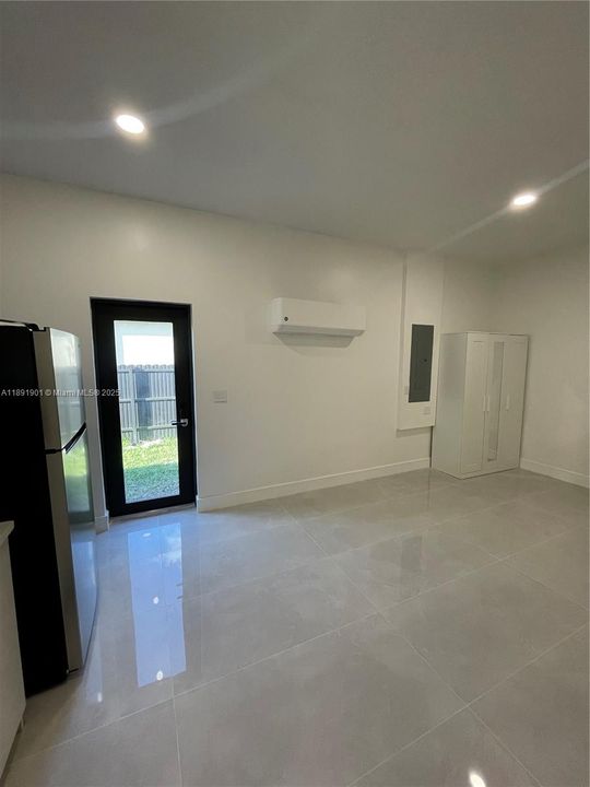 В аренду: $1,500 (1 спален, 1 ванн, 0 Квадратных фут)