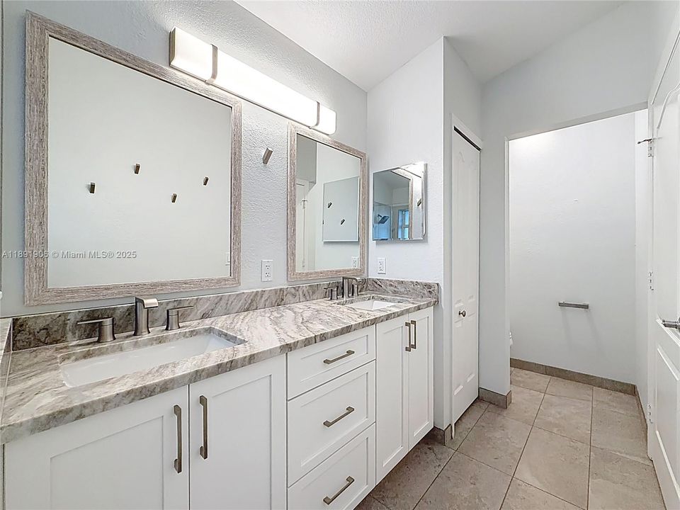 Recently Sold: $415,000 (3 beds, 2 baths, 1273 Square Feet)