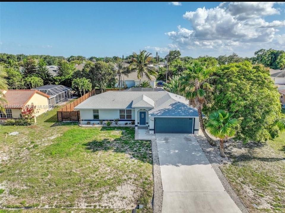 Recently Sold: $415,000 (3 beds, 2 baths, 1273 Square Feet)