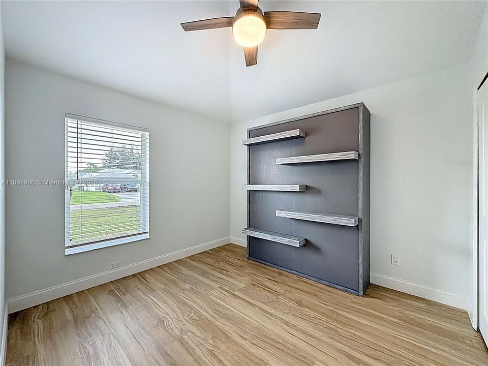 Recently Sold: $415,000 (3 beds, 2 baths, 1273 Square Feet)