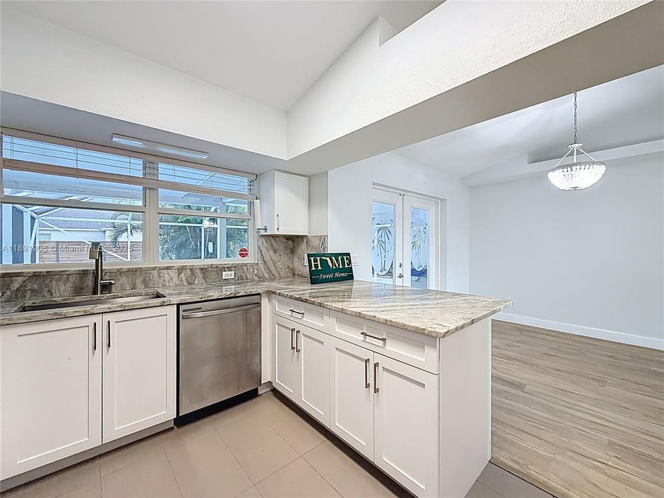 Recently Sold: $415,000 (3 beds, 2 baths, 1273 Square Feet)