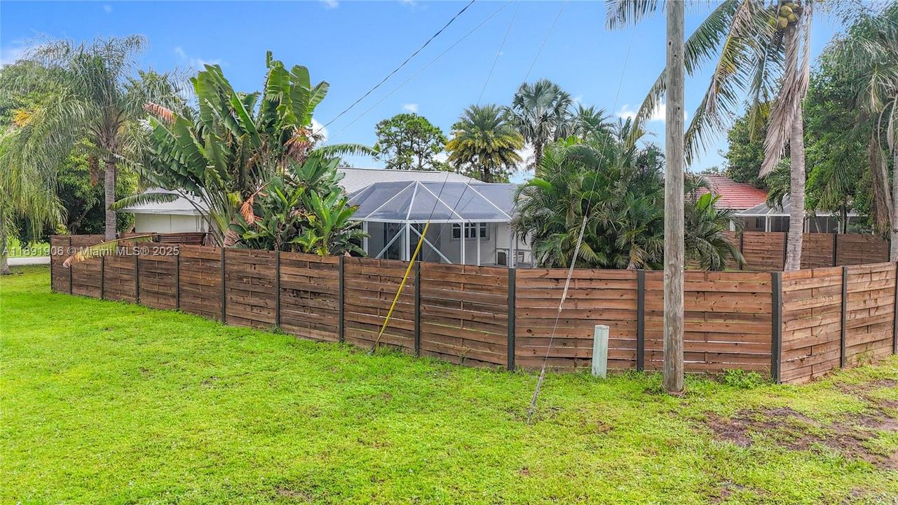 Recently Sold: $415,000 (3 beds, 2 baths, 1273 Square Feet)