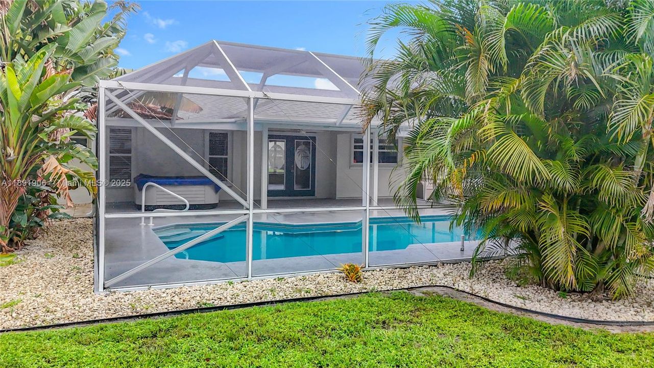 Recently Sold: $415,000 (3 beds, 2 baths, 1273 Square Feet)