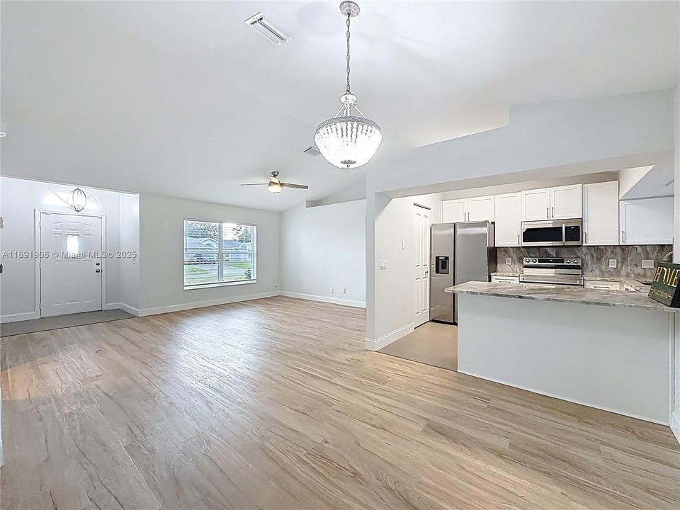 Recently Sold: $415,000 (3 beds, 2 baths, 1273 Square Feet)