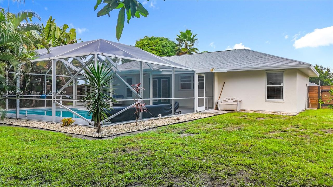 Recently Sold: $415,000 (3 beds, 2 baths, 1273 Square Feet)