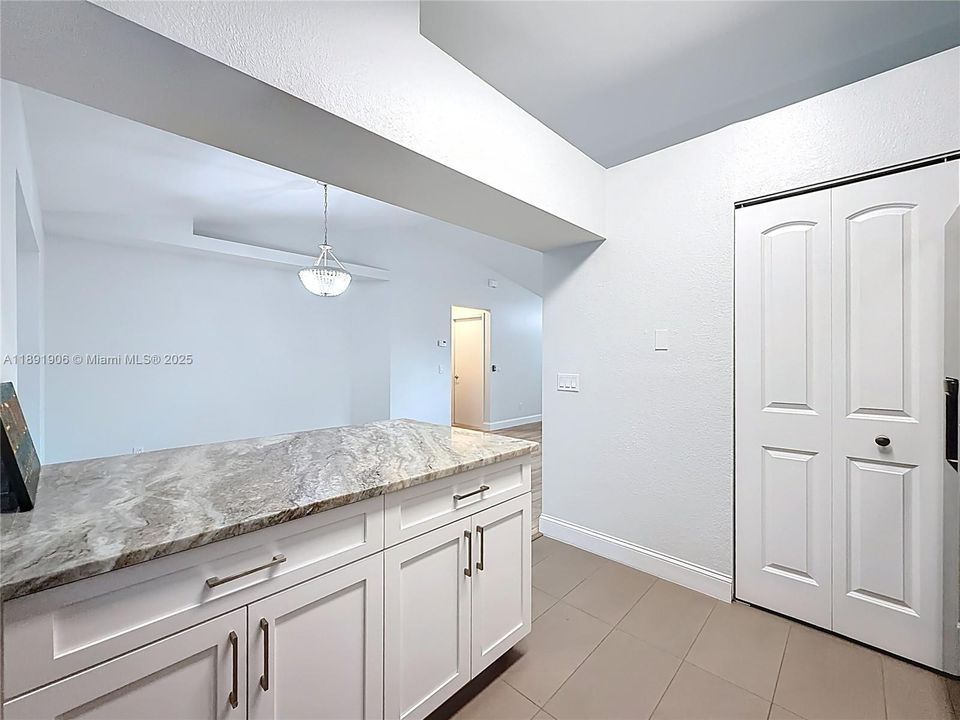 Recently Sold: $415,000 (3 beds, 2 baths, 1273 Square Feet)