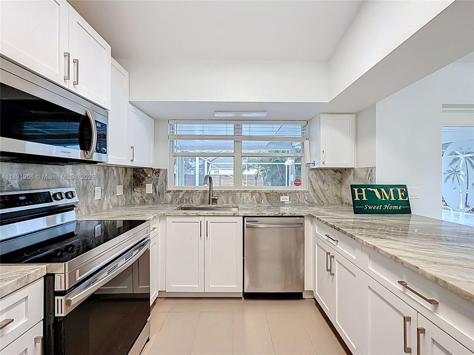 Recently Sold: $415,000 (3 beds, 2 baths, 1273 Square Feet)