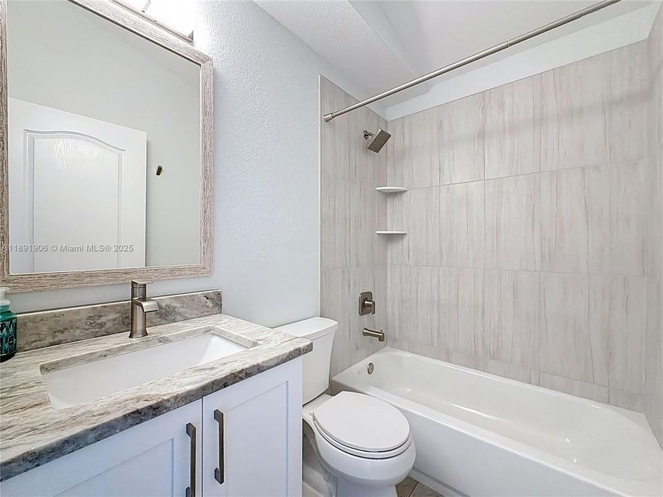 Recently Sold: $415,000 (3 beds, 2 baths, 1273 Square Feet)