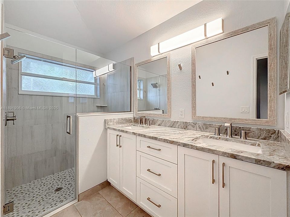 Recently Sold: $415,000 (3 beds, 2 baths, 1273 Square Feet)