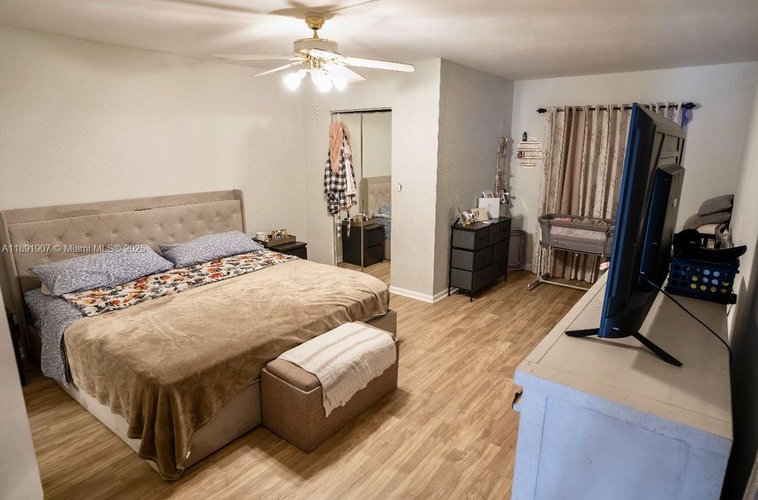 For Sale: $265,000 (2 beds, 2 baths, 1309 Square Feet)