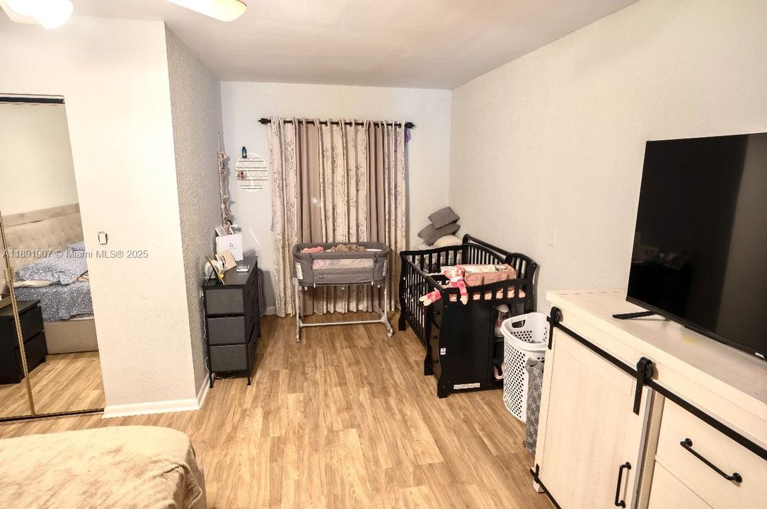 For Sale: $265,000 (2 beds, 2 baths, 1309 Square Feet)