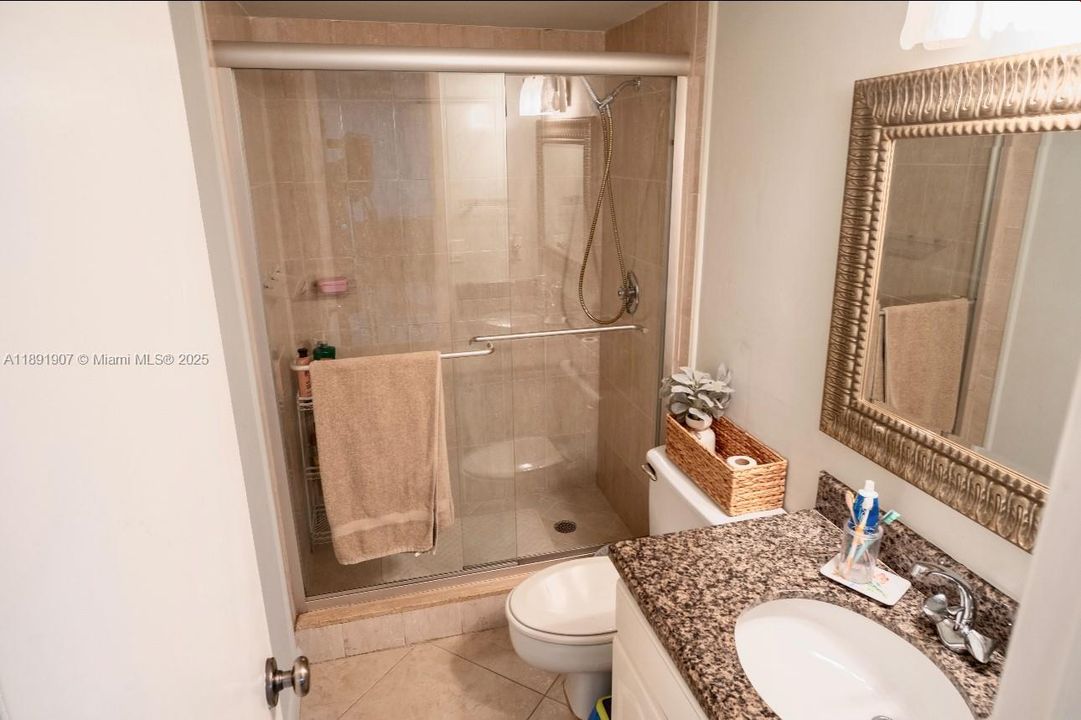 For Sale: $265,000 (2 beds, 2 baths, 1309 Square Feet)