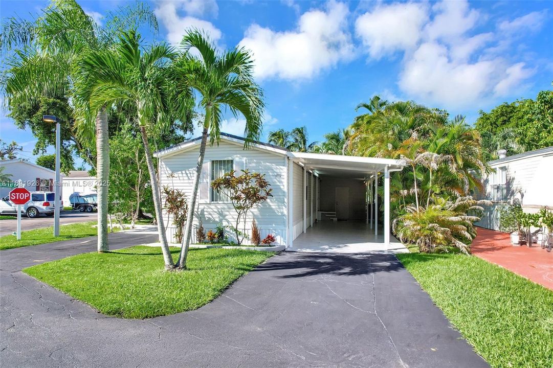 На продажу: $180,000 (2 спален, 2 ванн, 0 Квадратных фут)