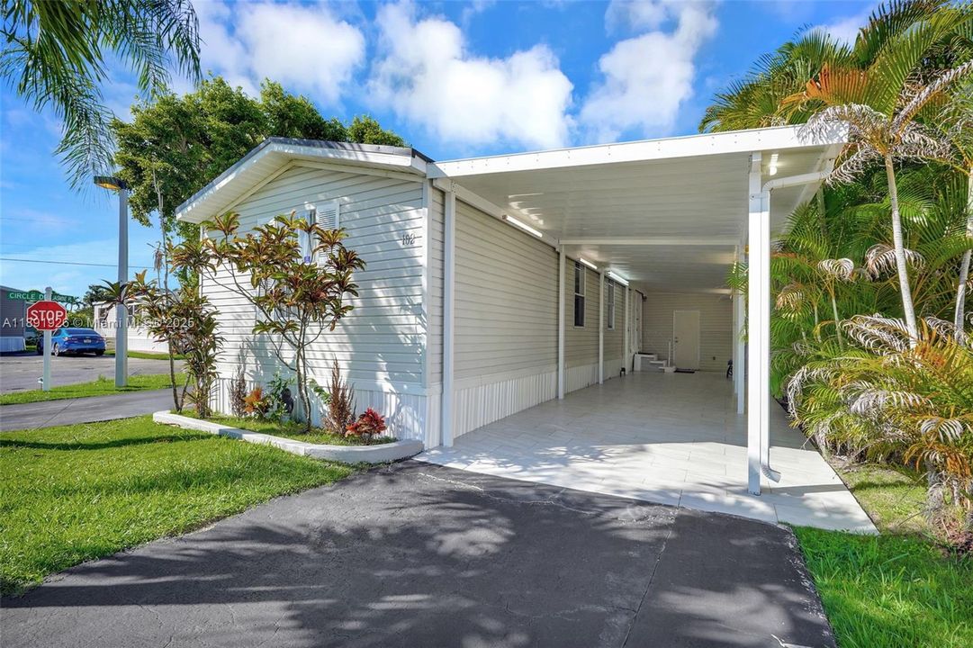 На продажу: $180,000 (2 спален, 2 ванн, 0 Квадратных фут)