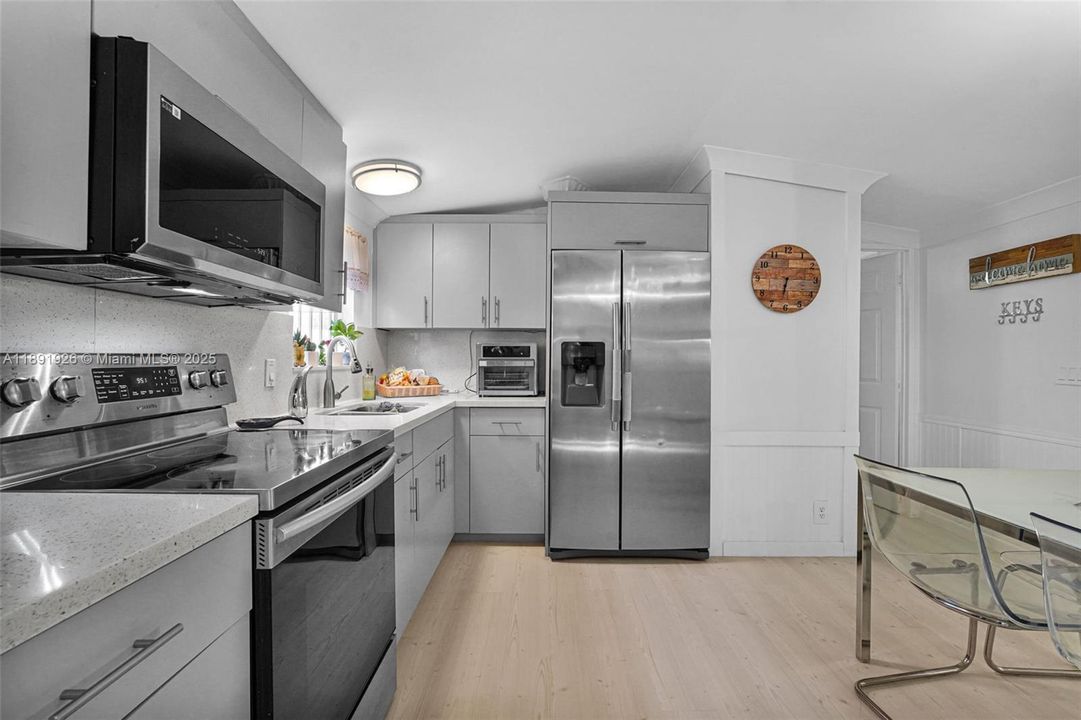 На продажу: $180,000 (2 спален, 2 ванн, 0 Квадратных фут)