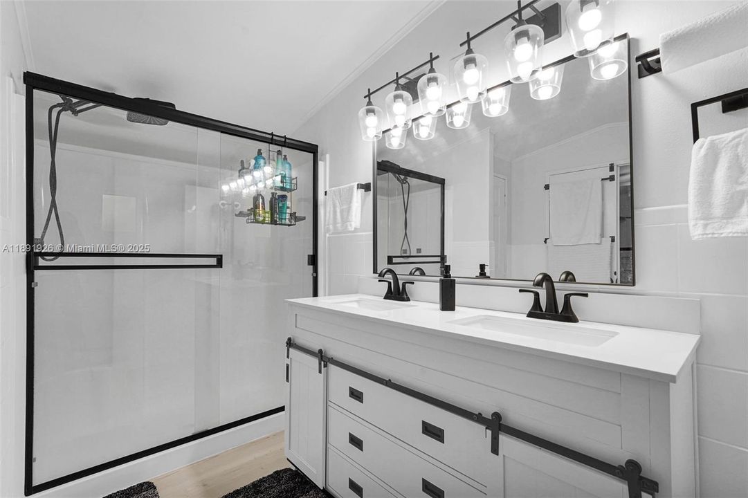 На продажу: $180,000 (2 спален, 2 ванн, 0 Квадратных фут)