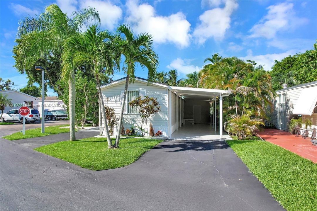 На продажу: $180,000 (2 спален, 2 ванн, 0 Квадратных фут)