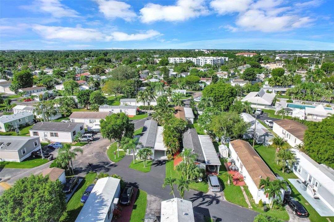 На продажу: $180,000 (2 спален, 2 ванн, 0 Квадратных фут)