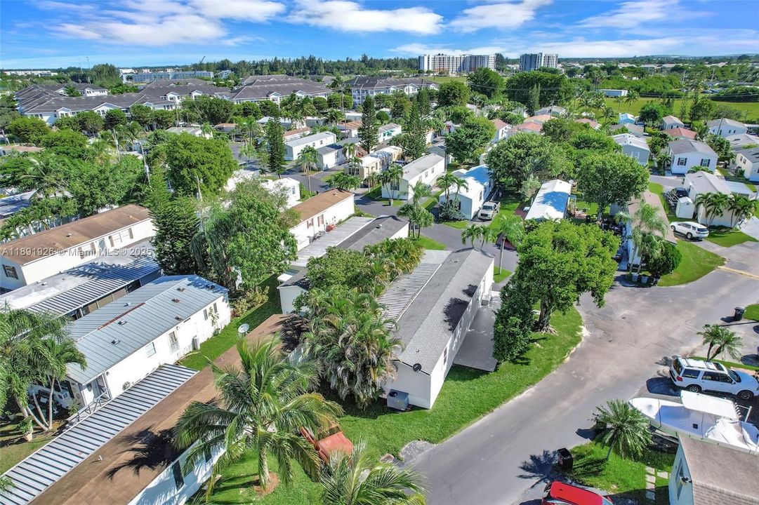 На продажу: $180,000 (2 спален, 2 ванн, 0 Квадратных фут)