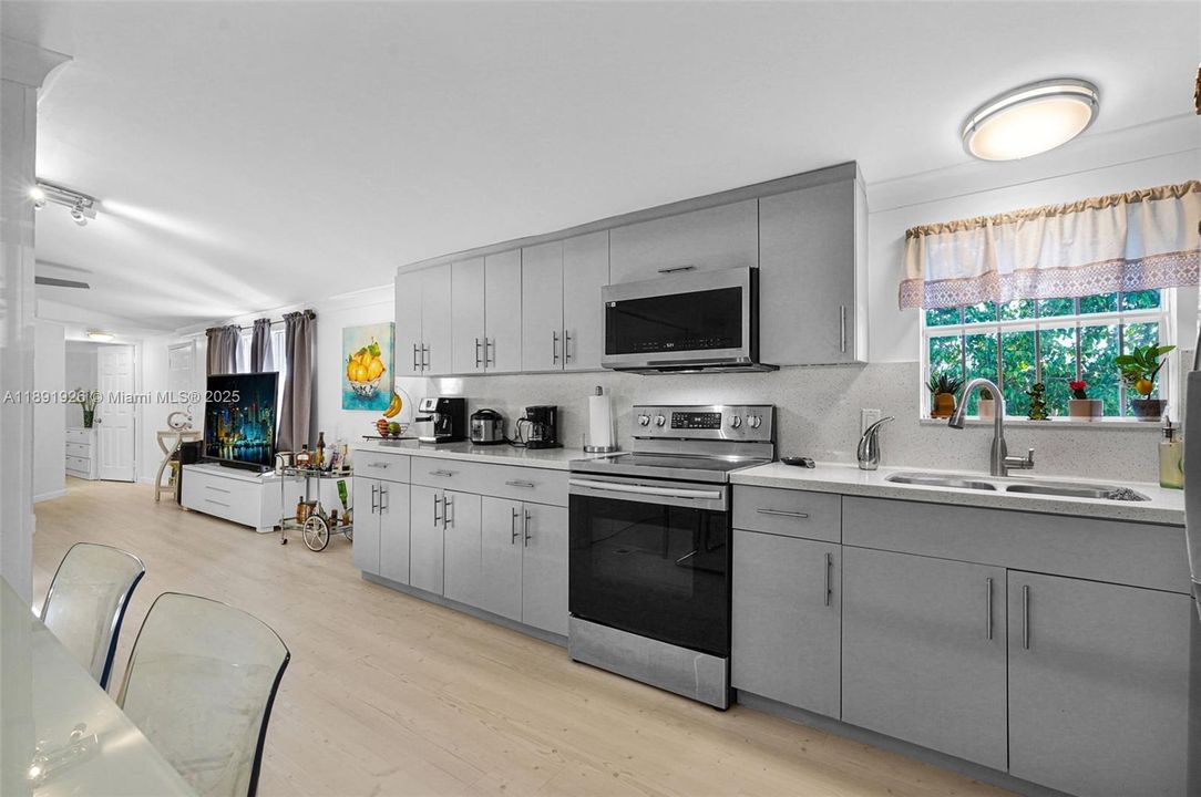 На продажу: $180,000 (2 спален, 2 ванн, 0 Квадратных фут)