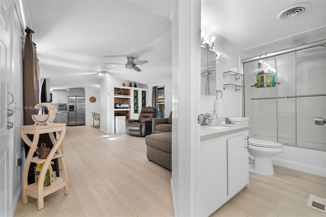 На продажу: $180,000 (2 спален, 2 ванн, 0 Квадратных фут)