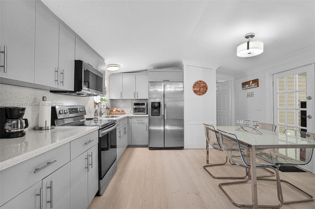 На продажу: $180,000 (2 спален, 2 ванн, 0 Квадратных фут)