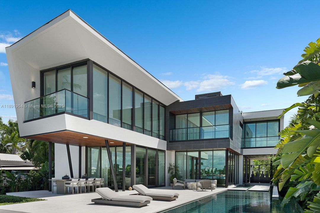 На продажу: $18,900,000 (7 спален, 6 ванн, 7690 Квадратных фут)