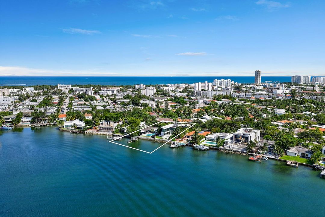 На продажу: $18,900,000 (7 спален, 6 ванн, 7690 Квадратных фут)