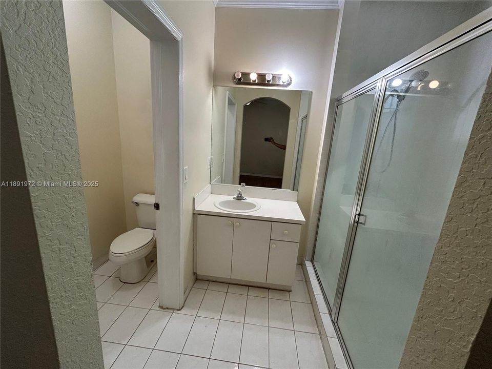 На продажу: $349,000 (3 спален, 3 ванн, 1382 Квадратных фут)