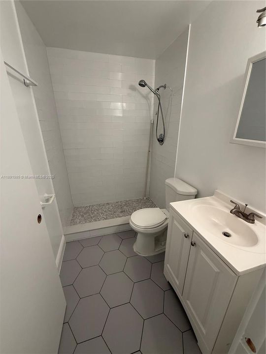 合同活跃: $3,500 (4 贝兹, 2 浴室, 1842 平方英尺)